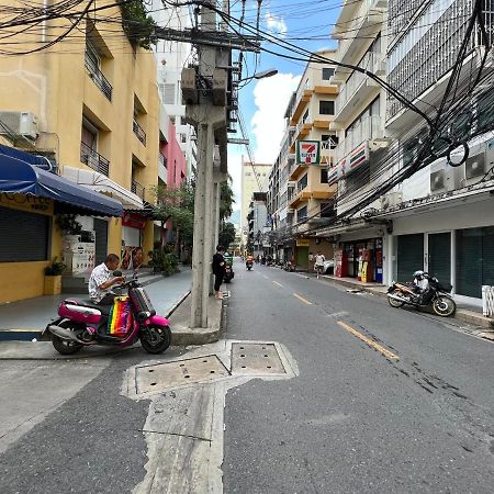 Thaiphiphat House Bangkok Dış mekan fotoğraf